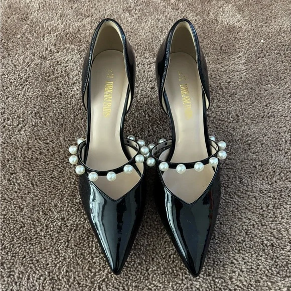 Elegant Black Heels with Pearl Accents - Picture 7 of 8